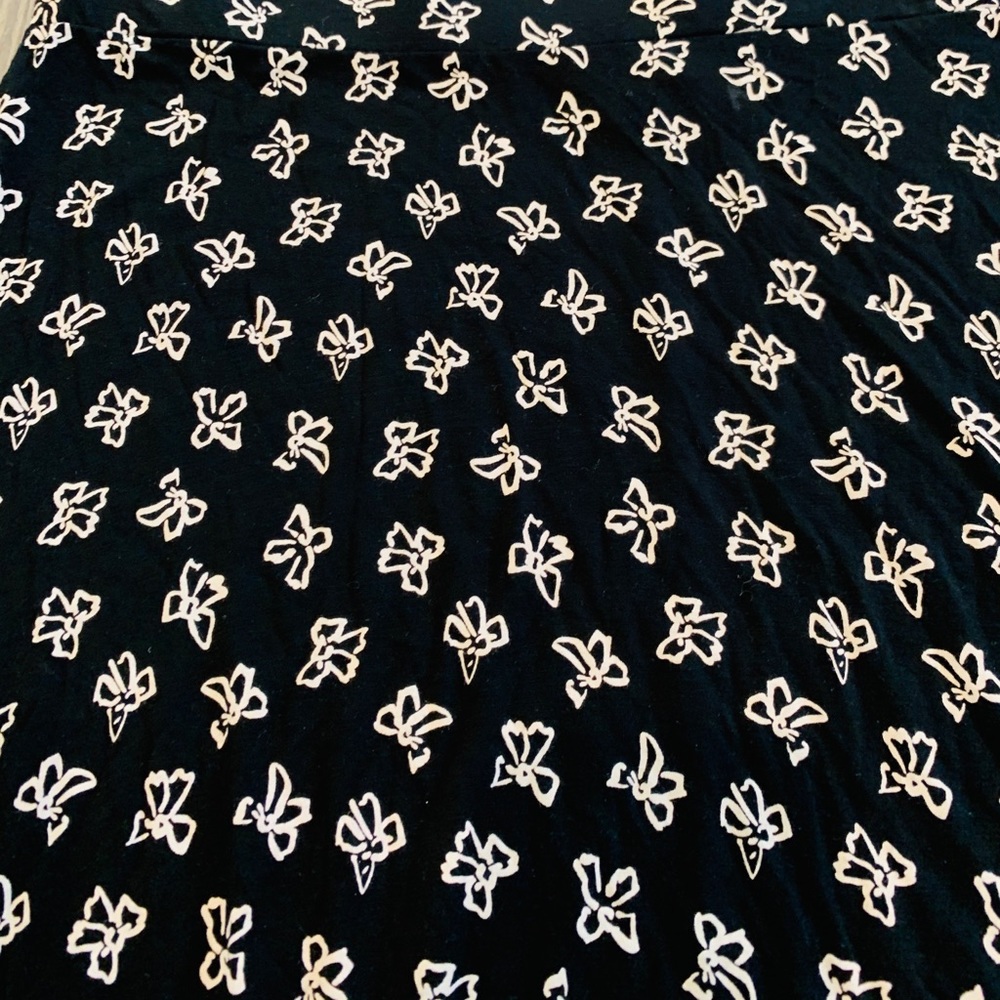 LOFT Black Bow Print Skirt